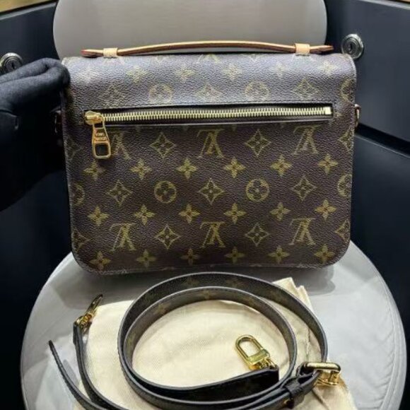 LOUIS VUITTON bag - Picture 2 of 7